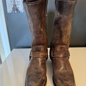 Frye Harness 12R Women Distressed Brown Leather Western Boots. EC.